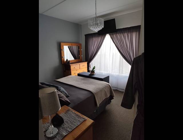 2 BEDROOM TOWNHOUSE FOR SALE IN SONNEVELD